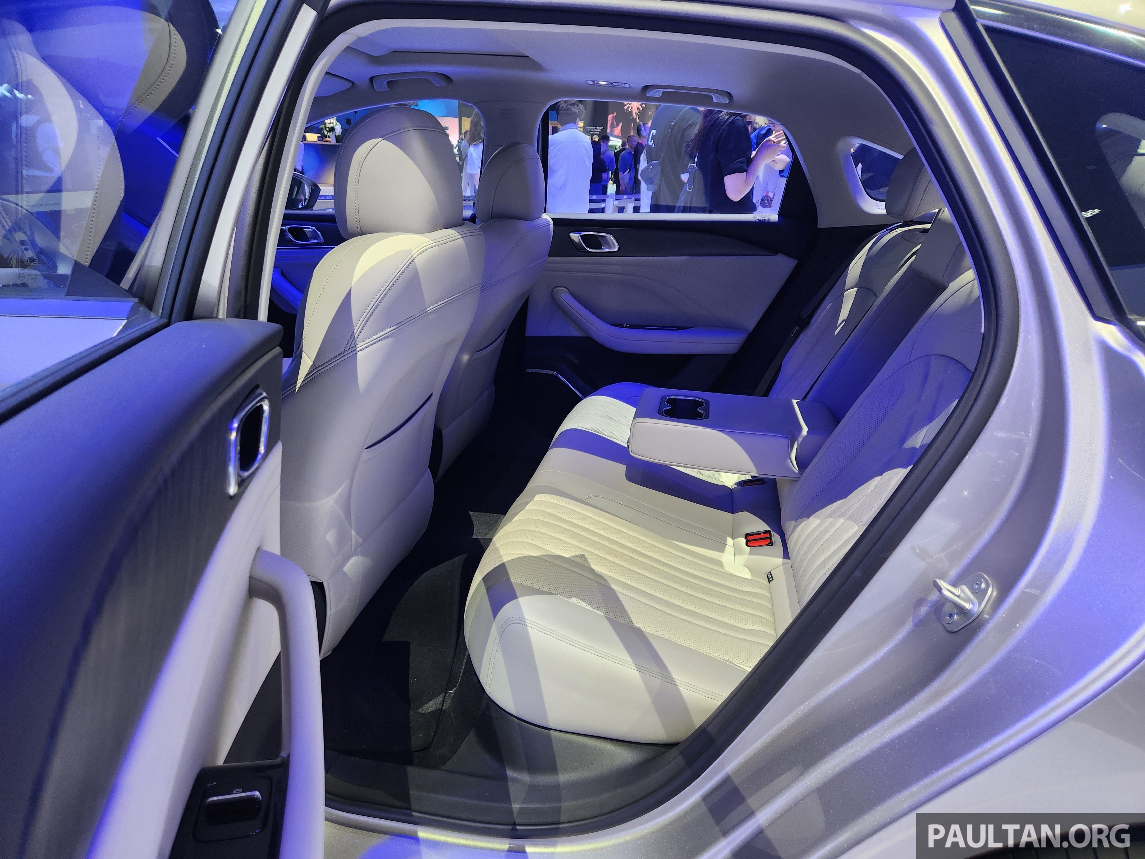 吉利银行星耀6 EF北京车展登场！吉利帝豪 PHEV 原型，或成下一代 Proton S70 及未来的 Proton eMas Sedan