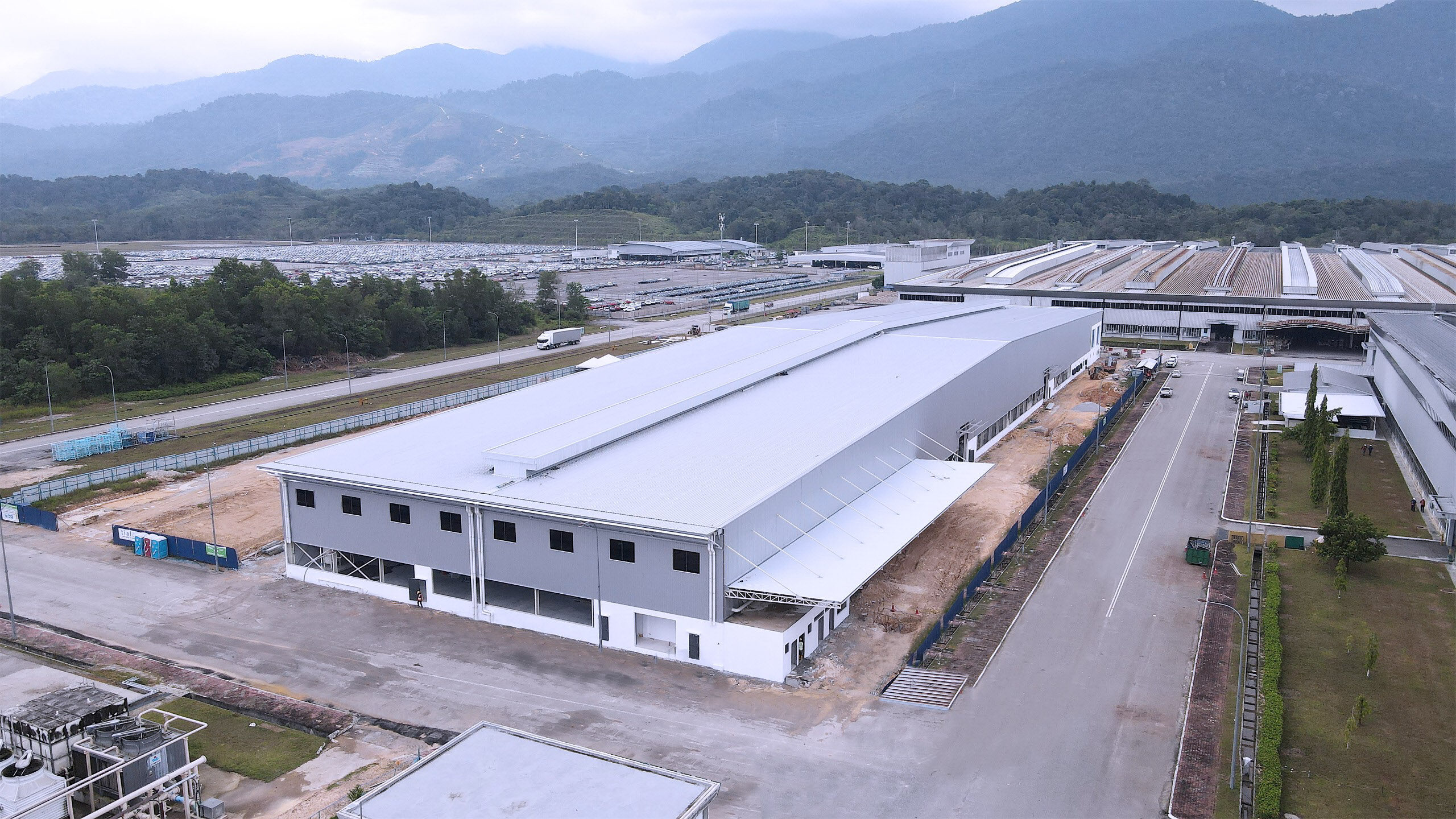 市场需求火热!Proton 加码投资扩大 Tanjong Malim 电动车组装厂产能翻倍增至4.2万辆,eMas 5 即将启动本地组装