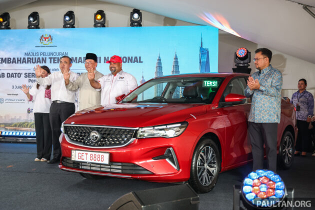 Teksi Madani 计划正式推介, 以新的红色 Proton S70 作为德士或电召车, 外观与市售S70几乎无异, 专属GET系列车牌