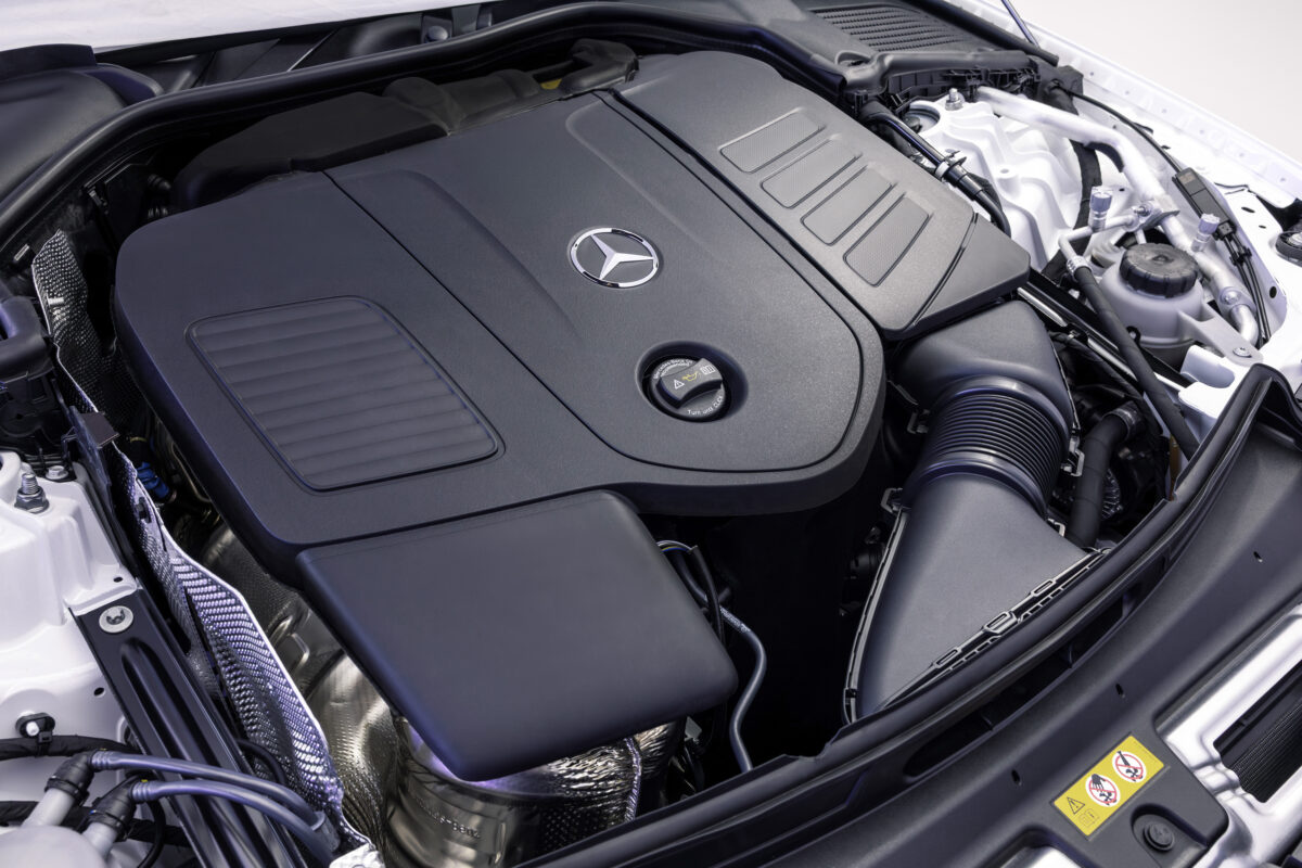 2027 W206 Mercedes-Benz C-Class 小改款登场!外观大改,换上巨型发光星辉中网格栅;内饰维持原貌、动力升级