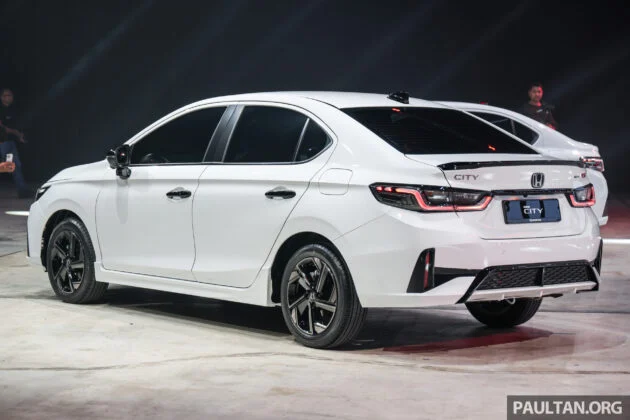 2026 Honda City 小改款正式发布, 入手门槛提高到9万令吉起, 新增360全景倒车影像系统与盲点侦测, 8年不限里程保固