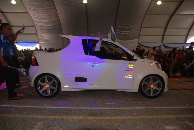i3