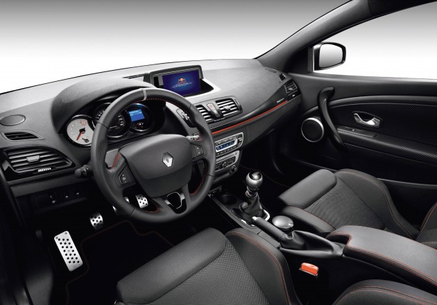 Renault_Megane_Red_Bull_RB8_3