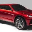 VIDEO: Lamborghini Urus drives through the desert