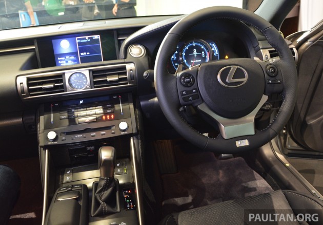 Lexus IS 4