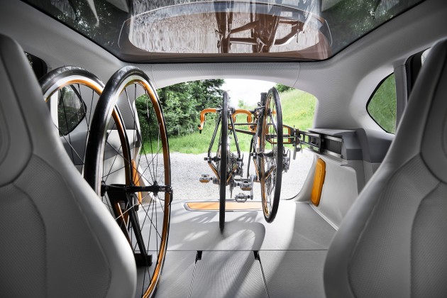 BMW_Concept_Active_Tourer_Outdoor_020