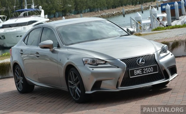Lexus IS 250 Luxury and F Sport 77