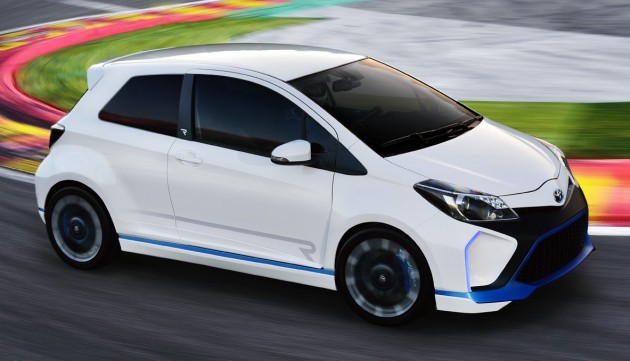 Toyota-Yaris-Hybrid-R-08