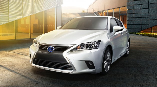 2014_Lexus_CT_200h_001