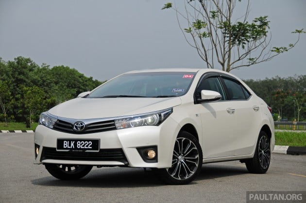 2014_Toyota_Corolla_Altis_Driven_ 097