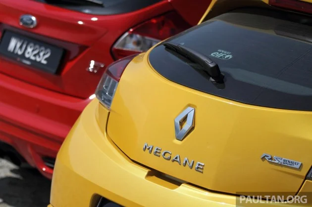 focus-st-vs-megane-rs-32