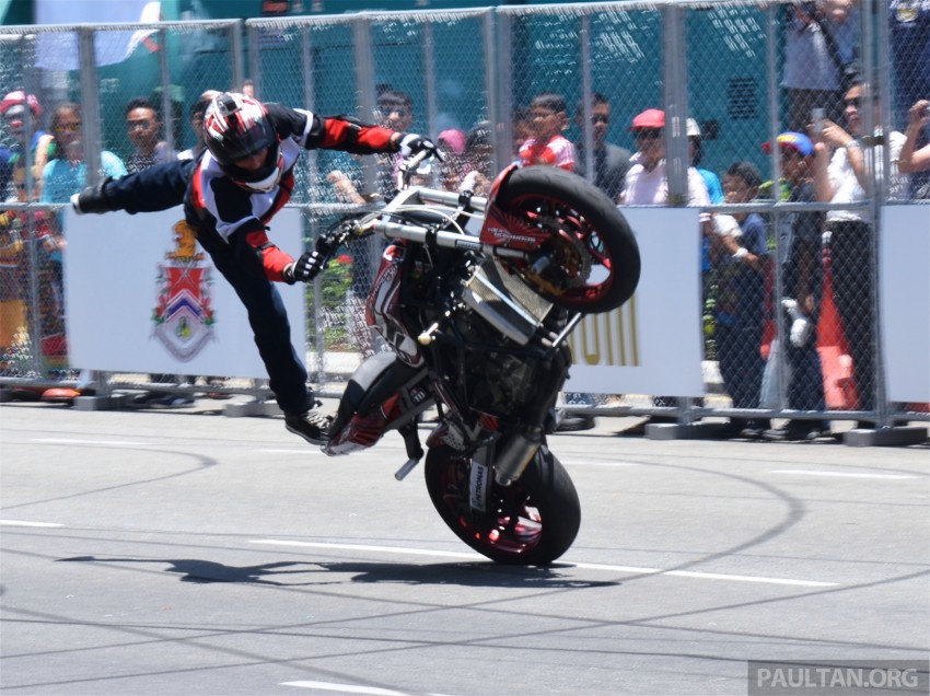 Thrilling show at Petronas Motorsports Demo Run 238010