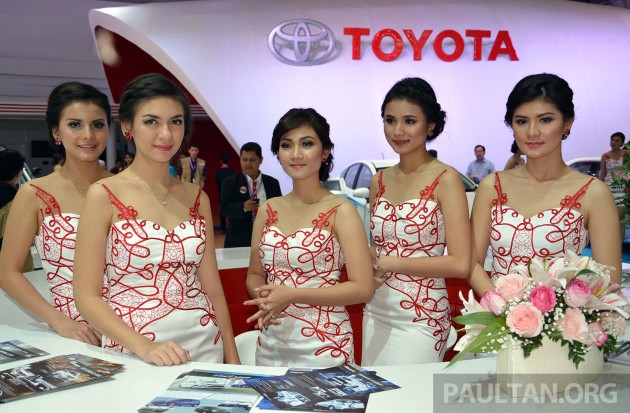 IIMS 2014 Showgirls 45