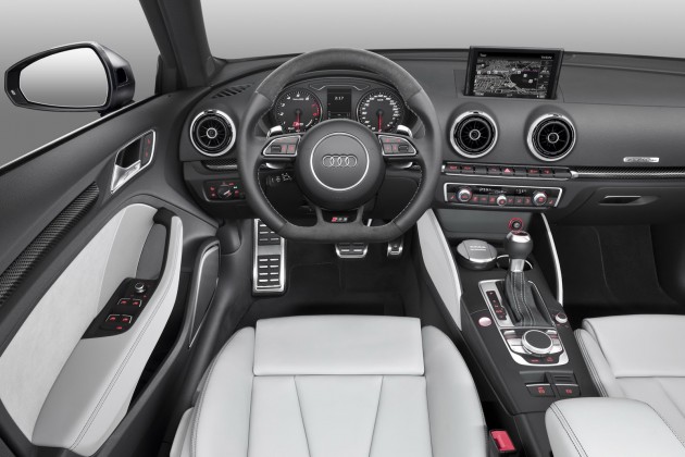 Audi-RS3-Sportback-001