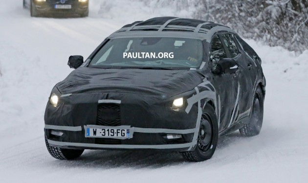 Infiniti-Q30-spyshot-2