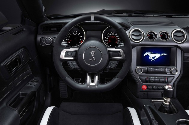 Ford Mustang Shelby GT350R-13