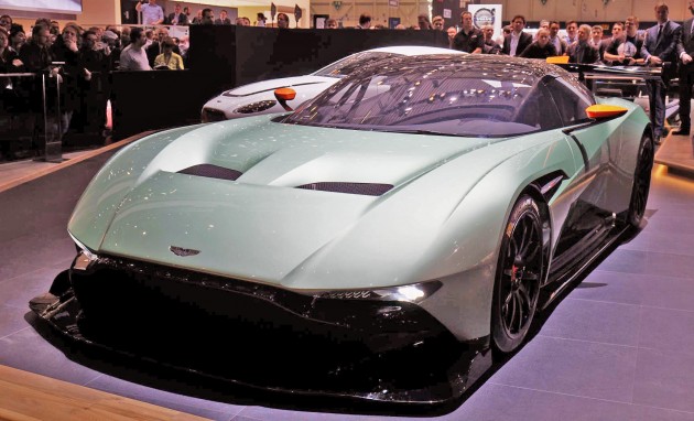 aston-martin-vulcan-geneva-live-2
