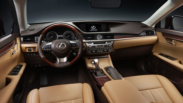 2015_ShanghaiMotorShow_2016_Lexus_ES_200_006