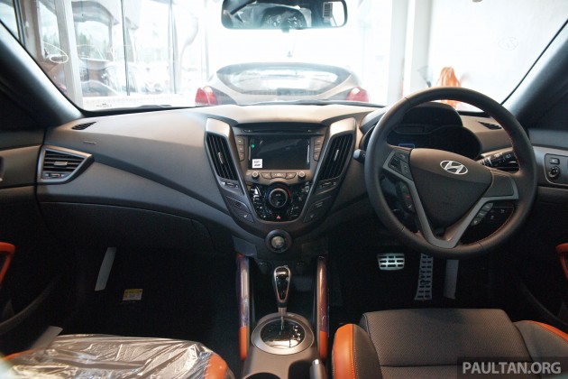 Hyundai Veloster Turbo 33