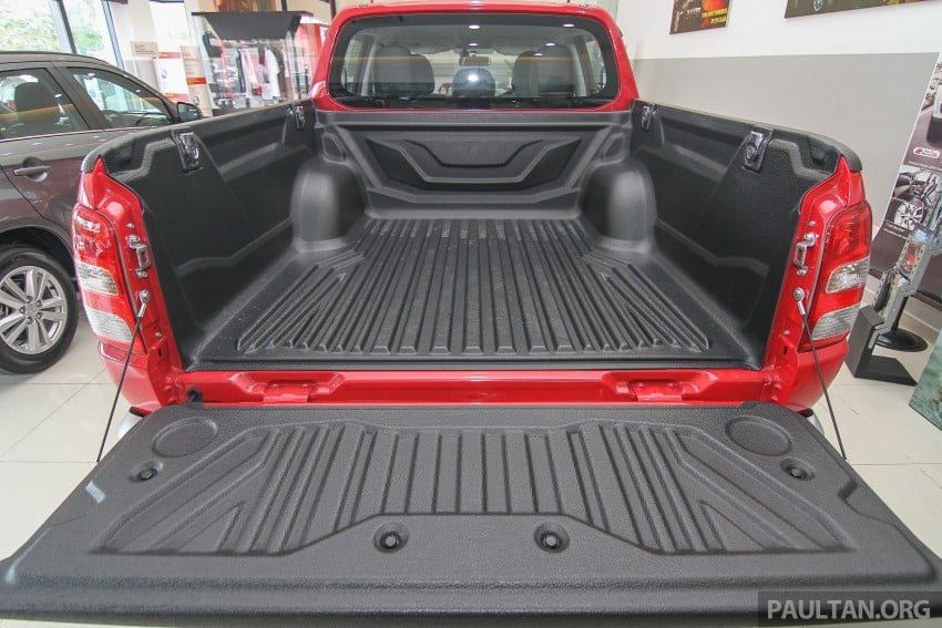 GALLERY: 2015 Mitsubishi Triton VGT in showroom! 334572