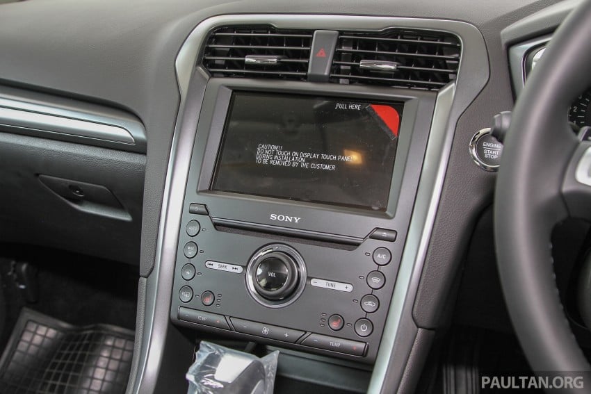 GALLERY: 2015 Ford Mondeo in the showroom 337405