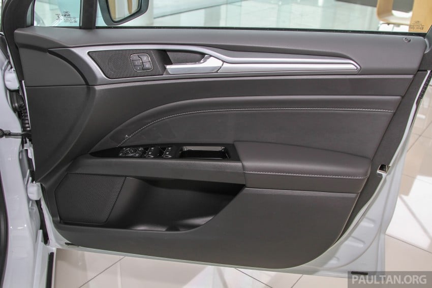 GALLERY: 2015 Ford Mondeo in the showroom 337422