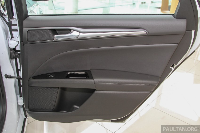 GALLERY: 2015 Ford Mondeo in the showroom 337439