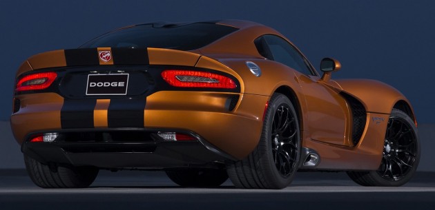 2015-Dodge-Viper-15-2