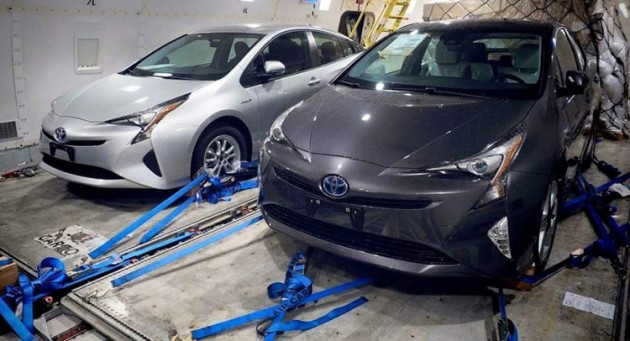 2016-Prius-18