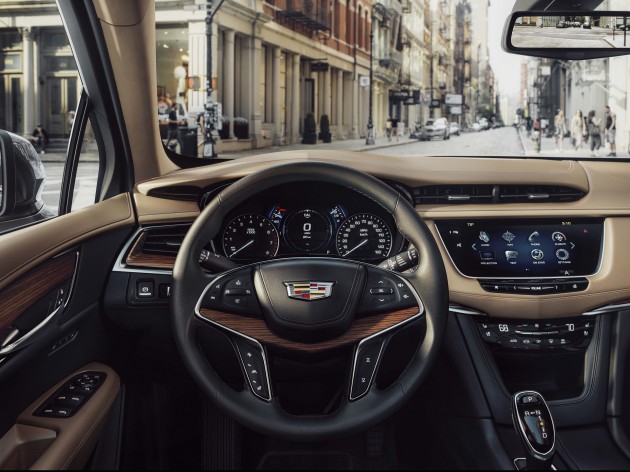 2017 Cadillac XT5 luxury crossover