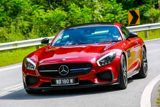 Mercedes-AMG-GT-S-1