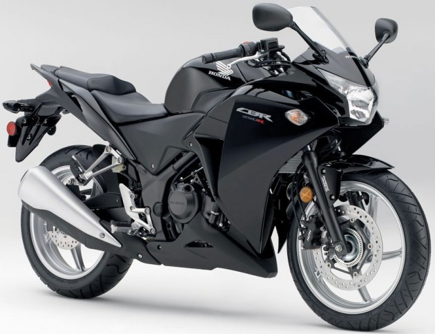 cbr250r-black