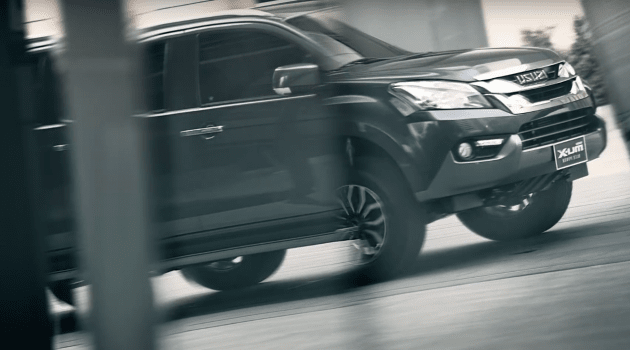 2016 Isuzu MU-X 01