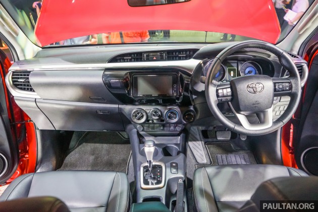 2016-Toyota-Hilux-preview-25