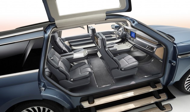 Lincoln Navigator Concept access