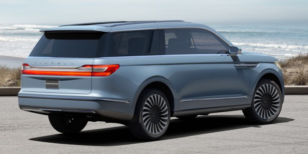 Lincoln Navigator Concept rear