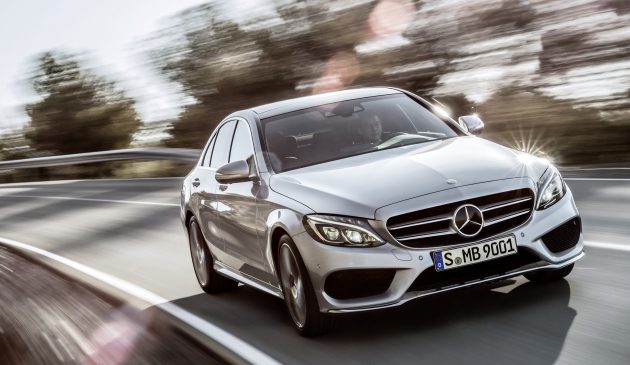 Mercedes-Benz C250, AMG Line, Avantgarde, Diamantsilber metallic, LederCranberryrot/Schwarz, Zierelemente Holz Esche schwarz offenporig,  (W205),2013
