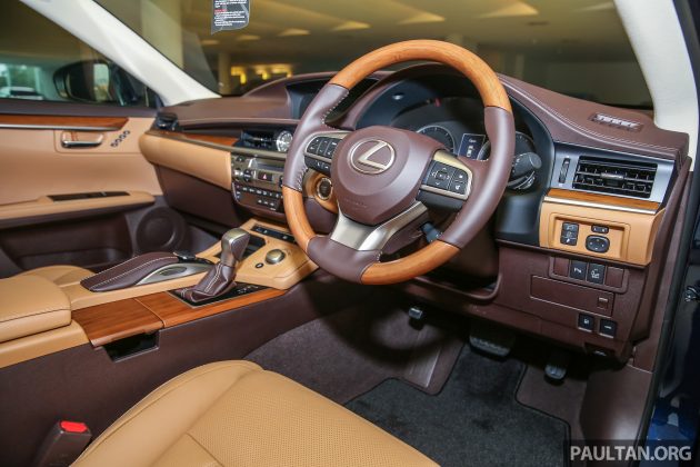 Lexus_ES250_Int-1
