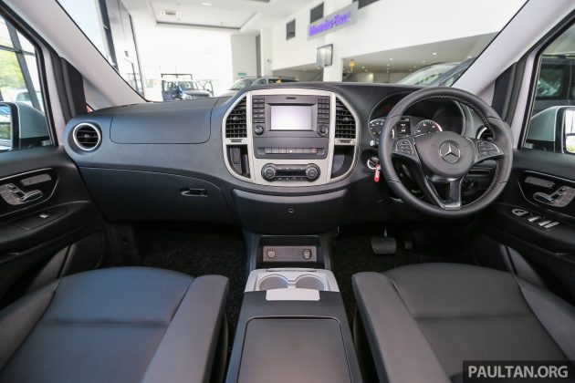 Mercedes_Vito_Tourer_Int-17