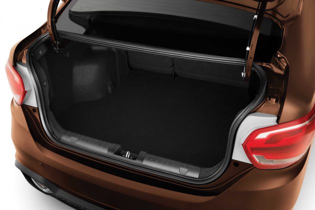Persona 2016 Trunk Boot empty