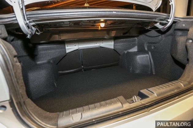Proton_Persona_Premium_Int-29