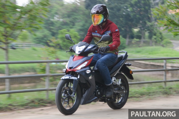 2016-honda-rs150r-action-4