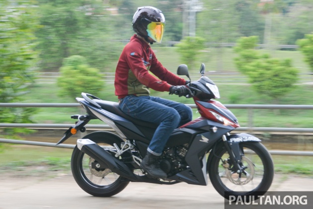 2016-honda-rs150r-action-9