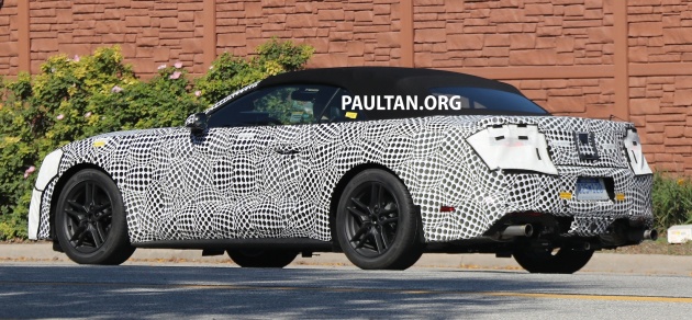 2017-ford-mustang-convertible-spy-11_bm