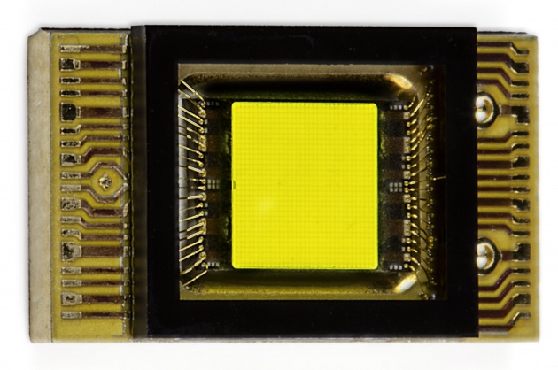 Mercedes reveals new smart-pixel LED headlights