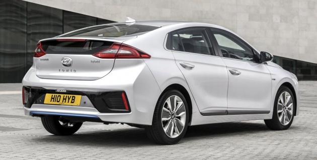 2017-hyundai-ioniq-hybrid-uk-spec-03