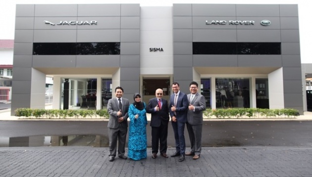 l-r-syed-iskandar-datuk-aishah-tuan-syed-hussain-syed-khalil-dato-sri-tan-e1480665236648