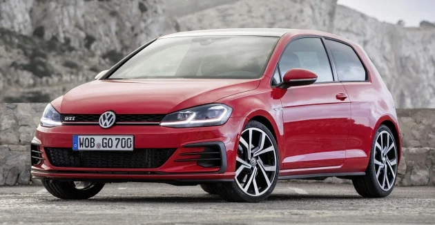 GALLERY: 2017 Volkswagen Golf Mk7 facelift – GTI, GTD, Golf Variant and 1.5 TSI play it up for the camera