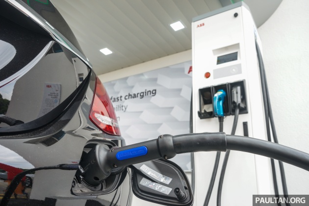China studying ban of petrol and diesel powered cars