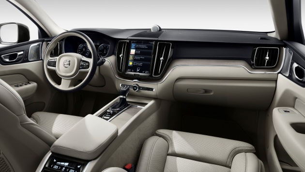 Volvo XC60 2018 didedahkan – T8 Twin Engine, 407 hp, tampil teknologi bantuan stereng elak kemalangan